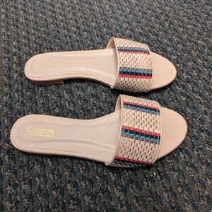 BNWT winter getaway sandals ❄️✌️